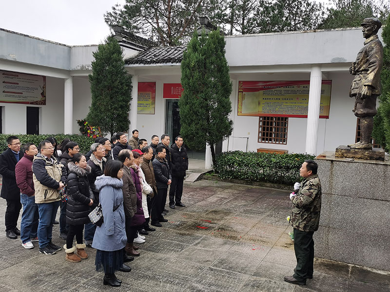屯溪區(qū)委辦黨支部、屯溪城建投公司黨支部聯(lián)合開(kāi)展主題黨日共建活動(dòng)